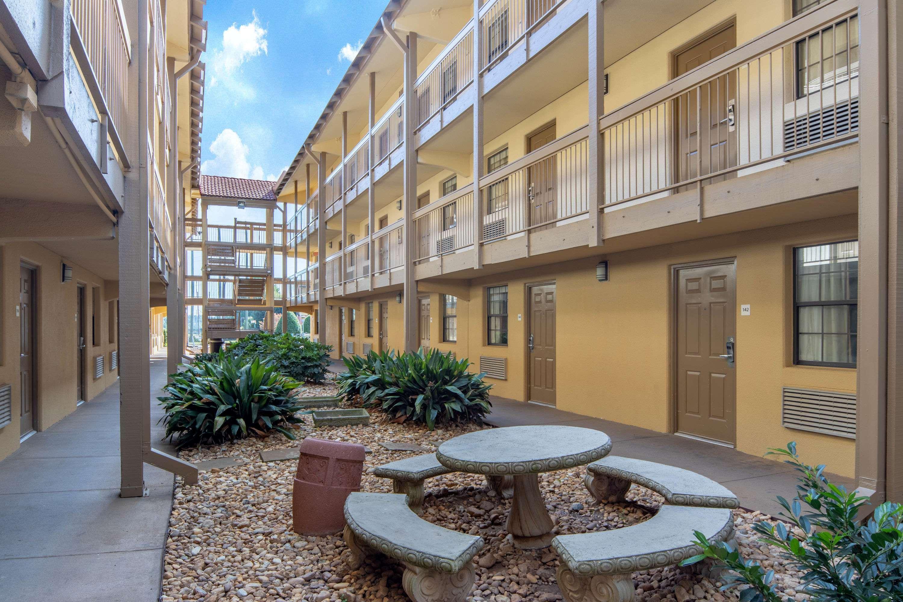 Budget Inn & Suite Atlanta Marietta Stadium Экстерьер фото