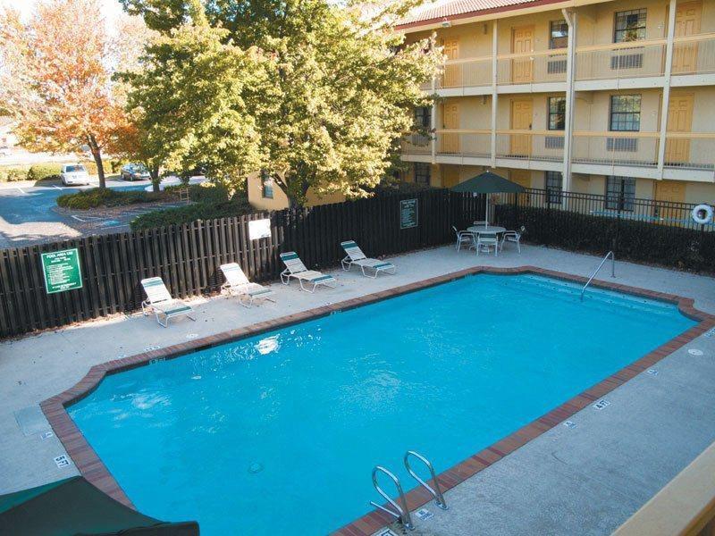 Budget Inn & Suite Atlanta Marietta Stadium Экстерьер фото
