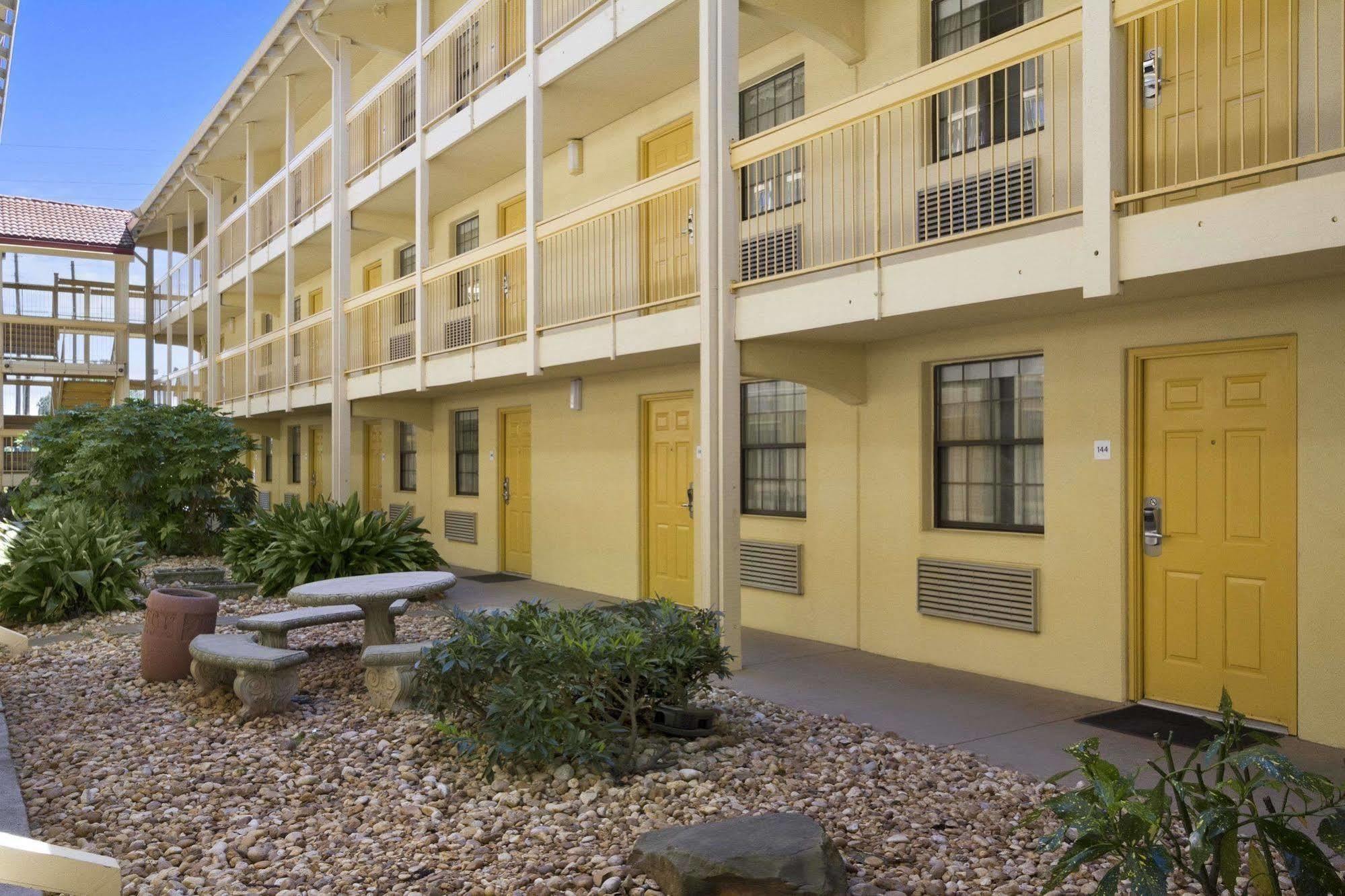 Budget Inn & Suite Atlanta Marietta Stadium Экстерьер фото