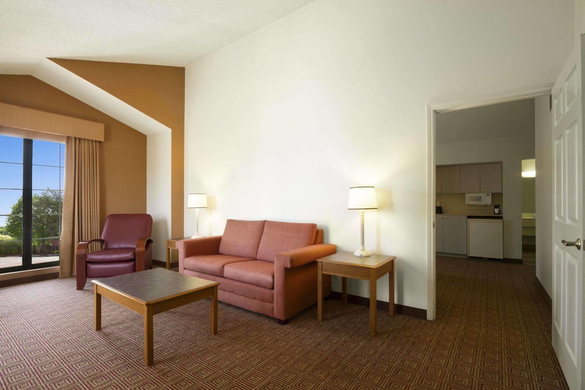 Budget Inn & Suite Atlanta Marietta Stadium Экстерьер фото